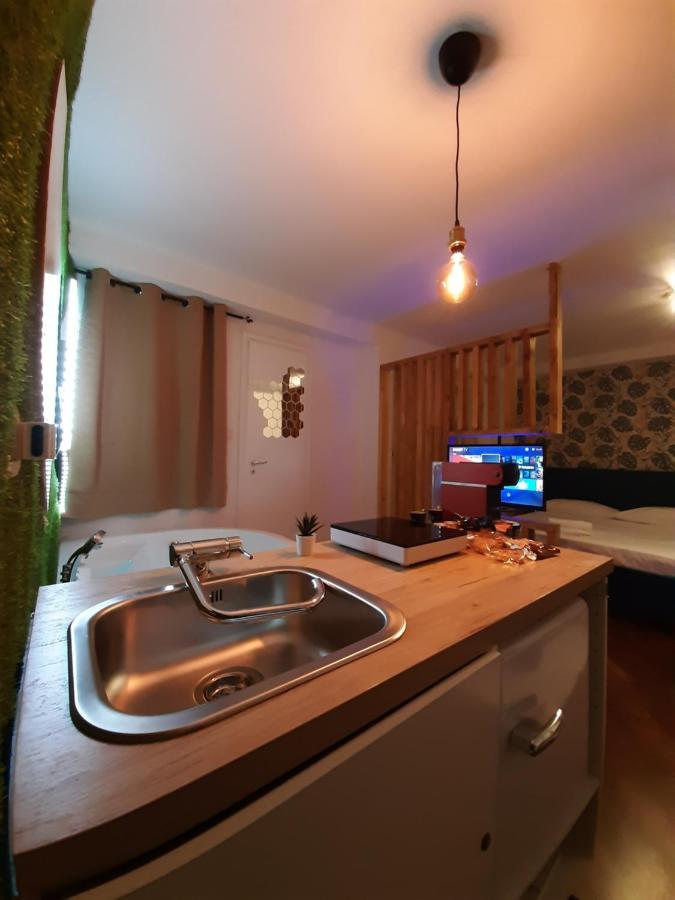 Green Suite Bari Bagian luar foto